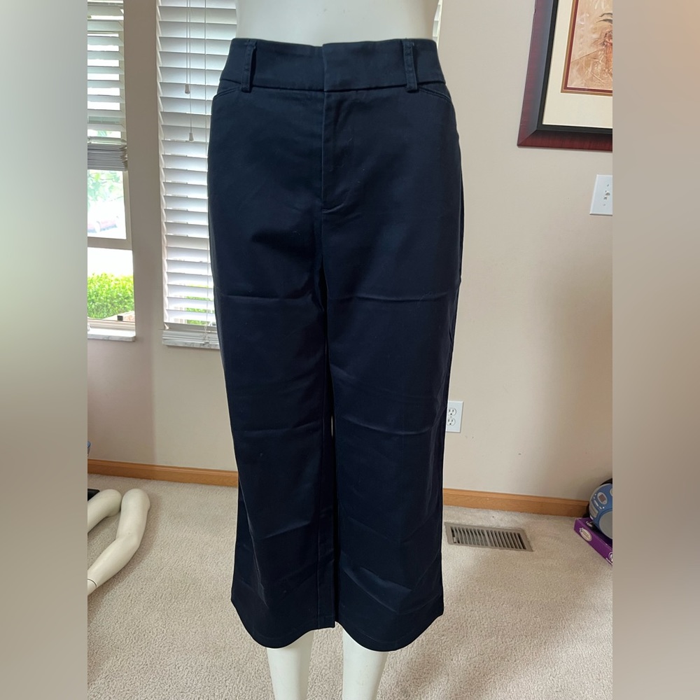 NWT Women’s Crop Pant by Dockers - Sz. 8